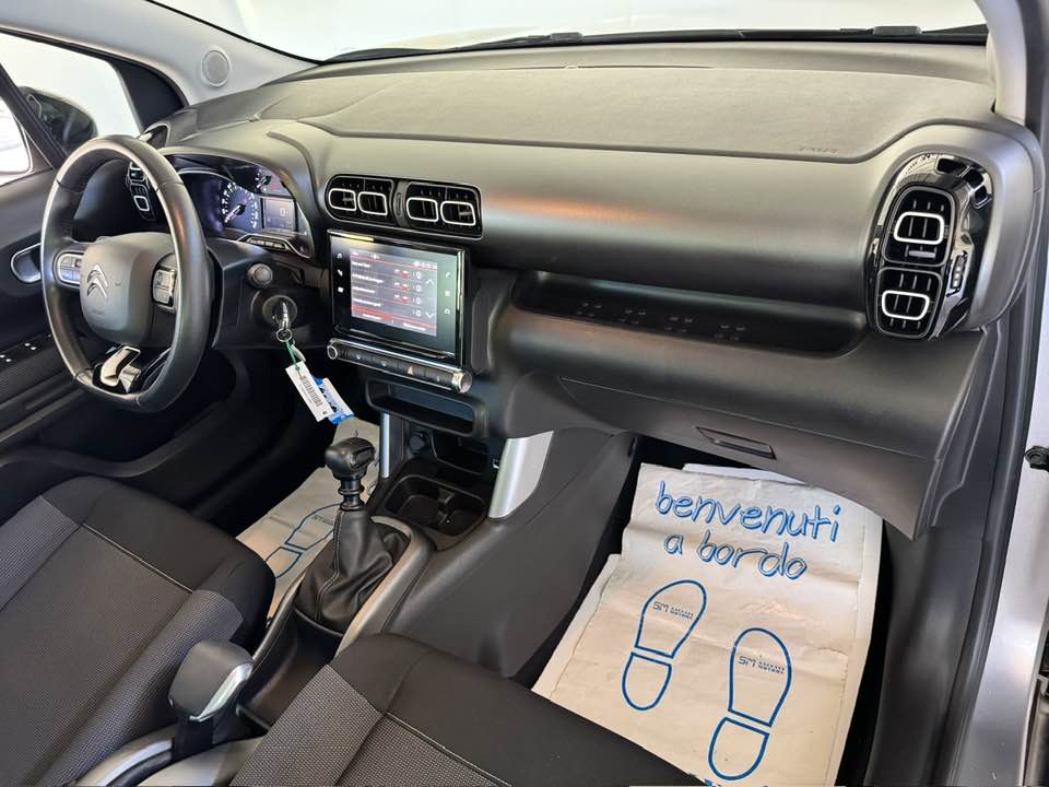 id1022p12.jpg
